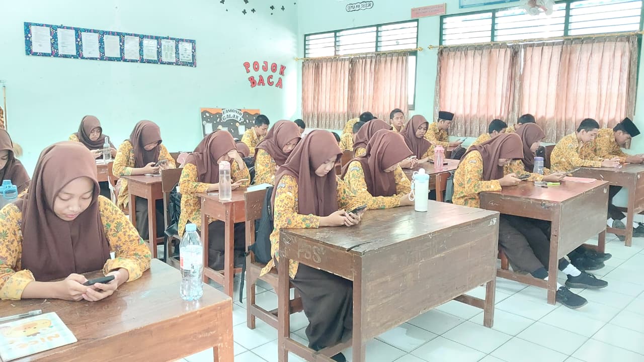 Siswa MTsN 6 Kulon Progo Ikuti Try Out Yudistira Berbasis Digital